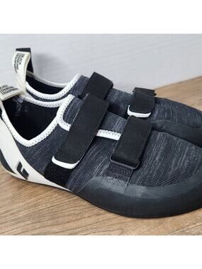 Black Diamond size 11 men's climbing shoes Momentum